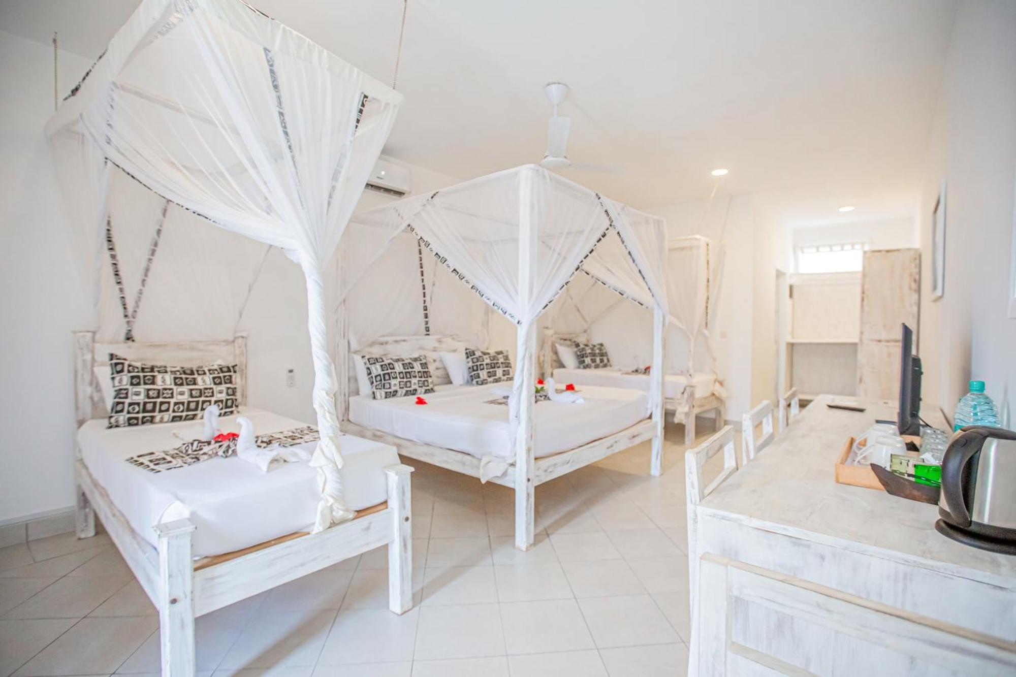 Ahg Lion Beach Resort Watamu Esterno foto