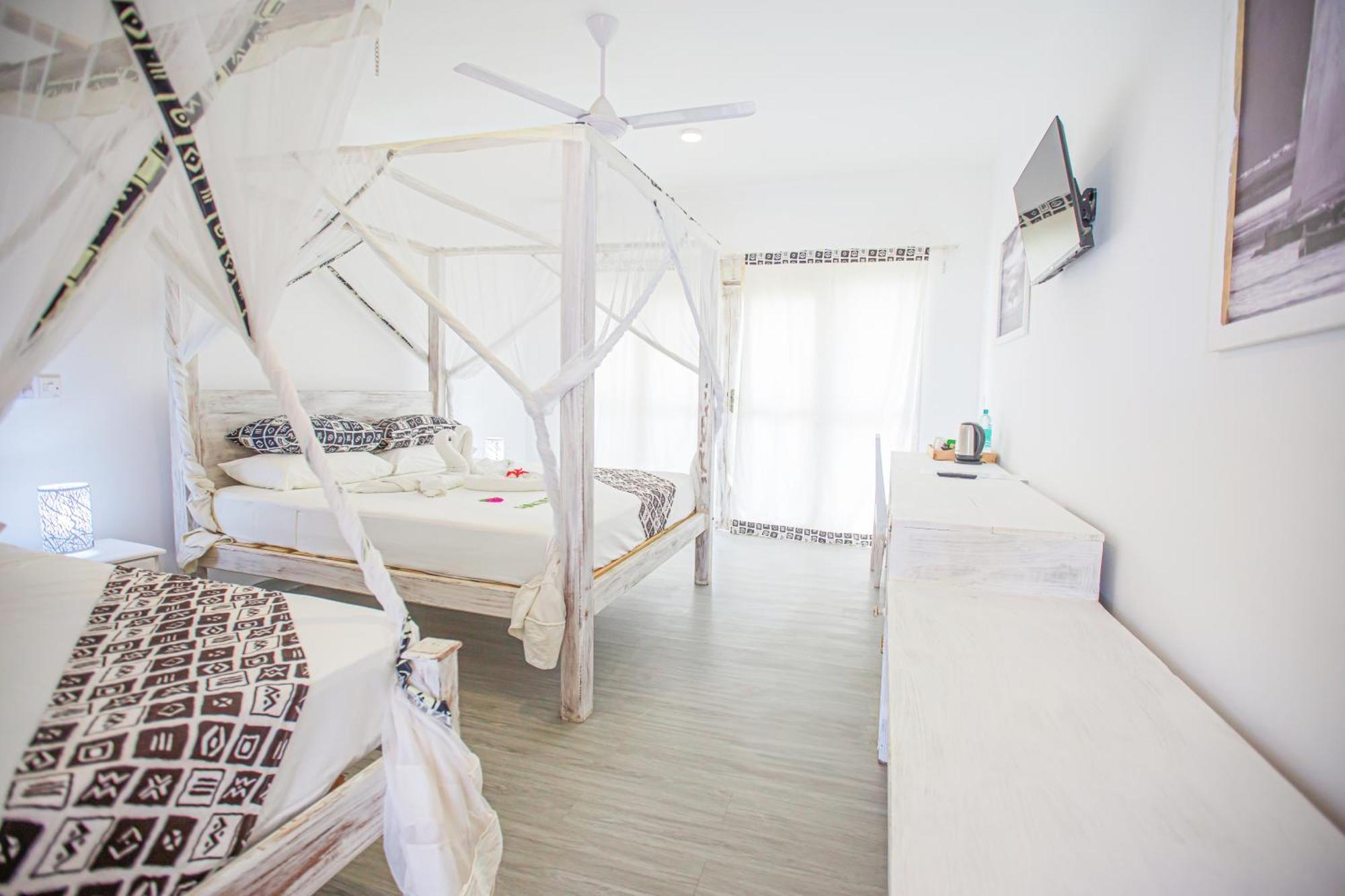 Ahg Lion Beach Resort Watamu Esterno foto