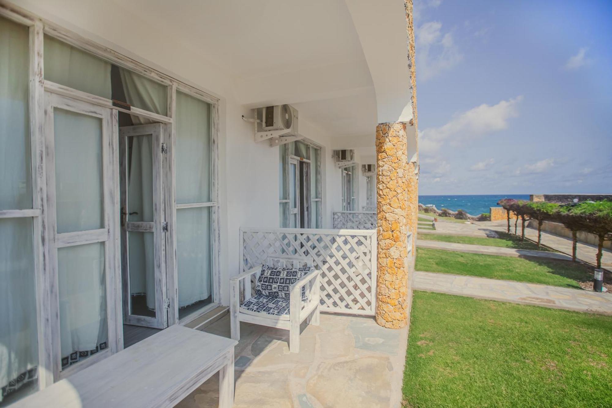 Ahg Lion Beach Resort Watamu Esterno foto