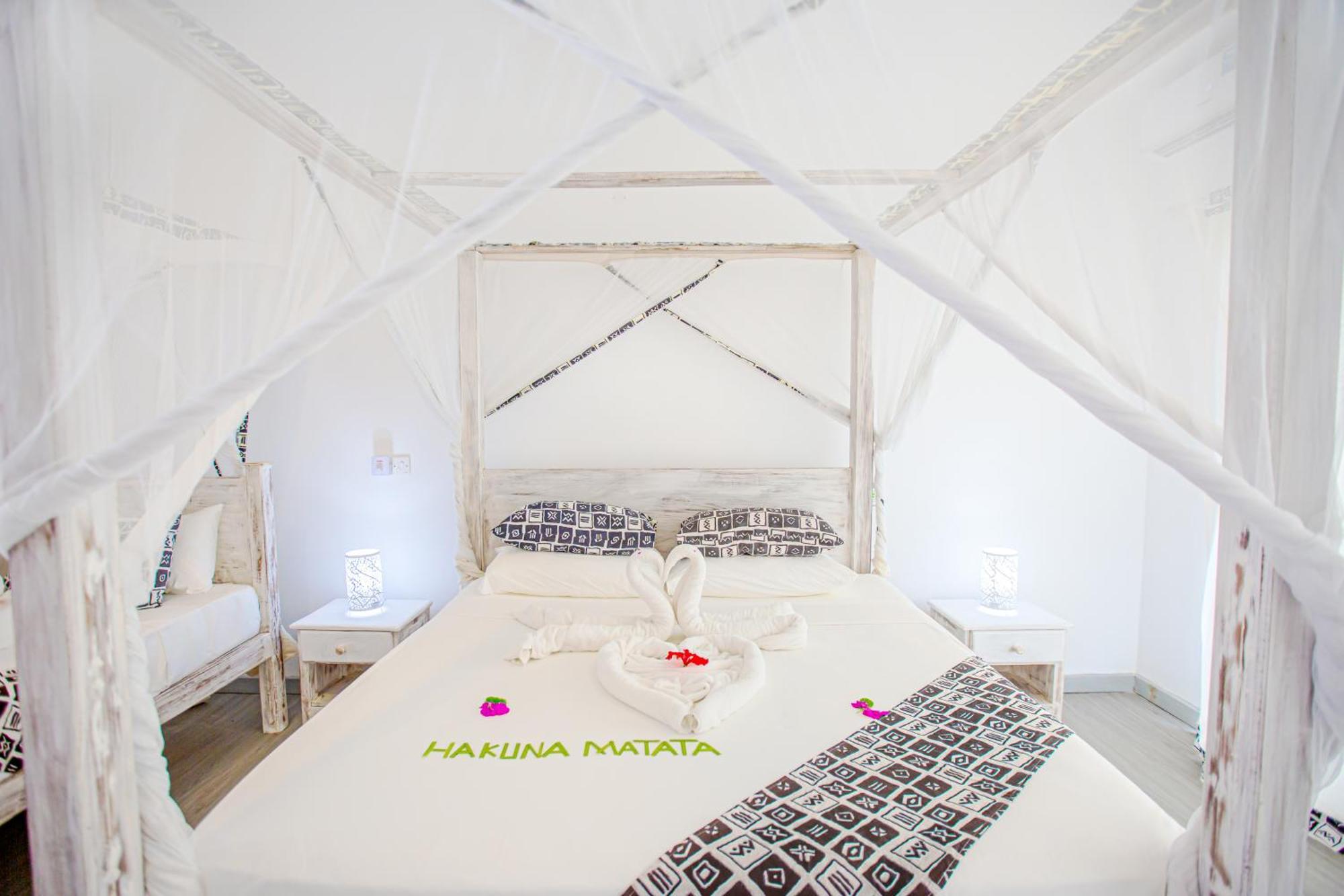 Ahg Lion Beach Resort Watamu Esterno foto