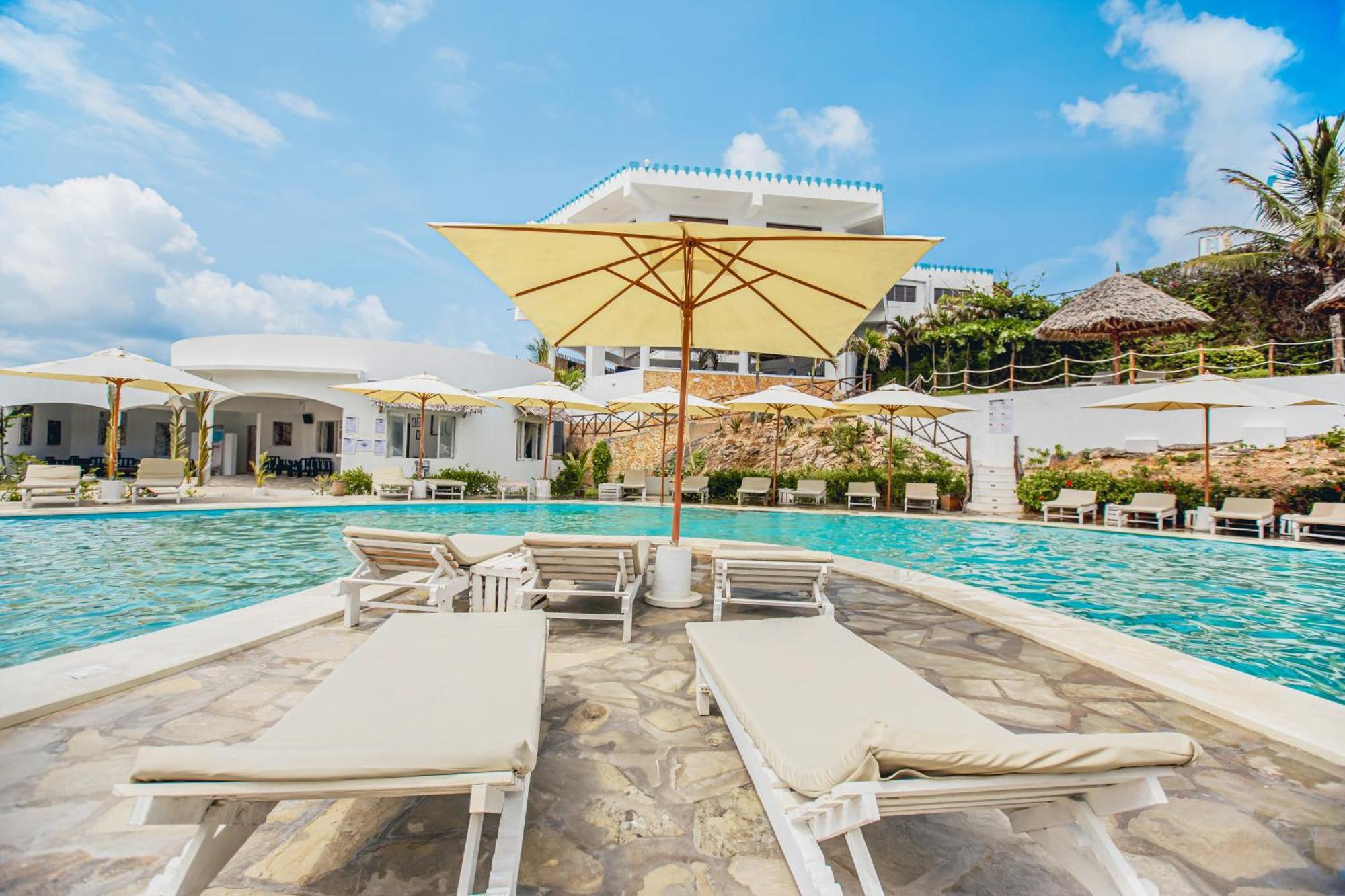 Ahg Lion Beach Resort Watamu Esterno foto