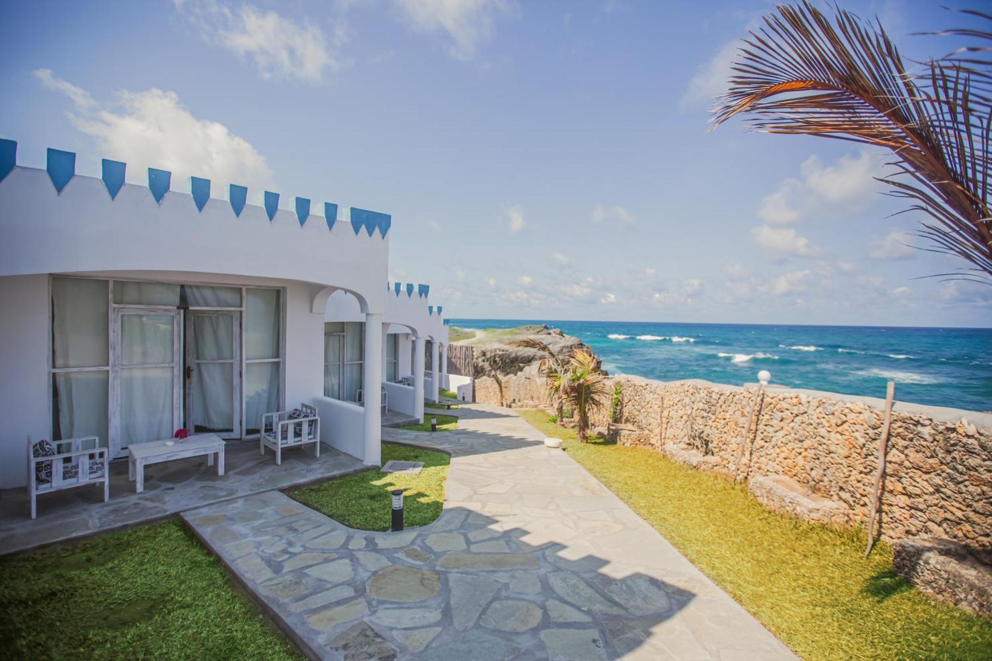 Ahg Lion Beach Resort Watamu Esterno foto